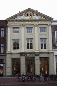 Altın Türk Heykeli