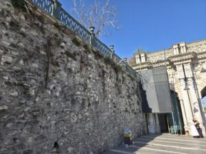 Çırağan Sarayı Kapı Kanatları