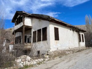 Konak, Şht. Ümit Altınışık Sk.