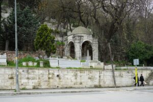 Mahmut Ağa Türbesi