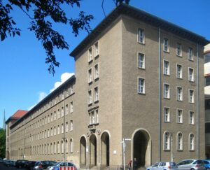 Yeni Belediye Binası, Berlin 9 Yeni Belediye Binası, Berlin