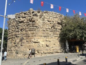 Yuvarlak Kule