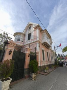 Russo Köşkü