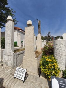 Emir Sultan Türbesi Haziresi