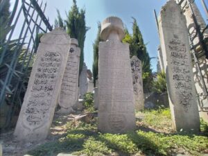 Aziz Mahmud Hüdayi Camii Haziresi