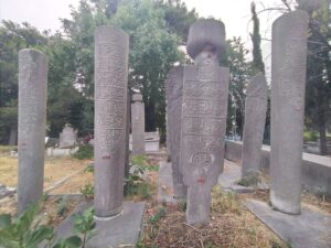 Karacaahmet Mezarlığı 5.Ada Devamı