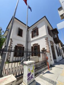 İzmir Kent Kütüphanesi 5 İzmir Kent Kütüphanesi