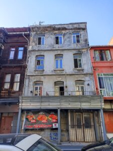 Çayırbaşı Cd. No: 165