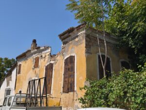 Papazın Evi, Menemen
