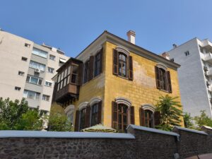 Şükrü Kunter Köşkü