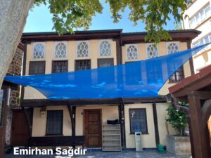 Halil Ağa Camii Meşruta Binası