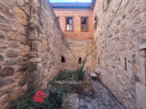 Yukarı Taş Han Eskici Dede 