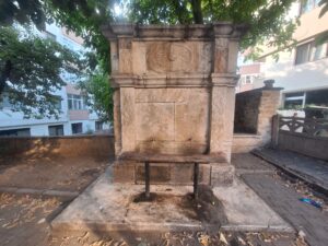 Karamanlı Camii Çeşmesi 1 Karamanlı Camii Çeşmesi