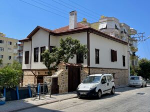 Konak – Kadıpaşa, Cüceler Sokak, 1