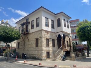Hacı Karanfil Konağı