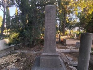 Karacaahmet Mezarlığı 8.Ada