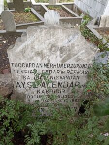 Ayşe Alemdar'ın kabri.