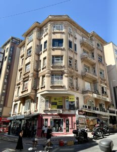 Apartman — Mimar Kemalettin, Sekbanbaşı, 7 10 Apartman — Mimar Kemalettin, Sekbanbaşı, 7
