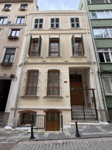 Pervititch Evi