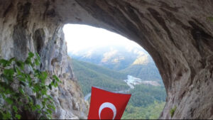 Şahinkaya Mağarası Girişi 