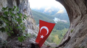 Şahinkaya Mağarası Girişi