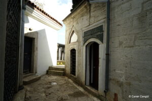 Yeni Valide Camii Türbedar Odası